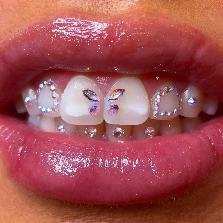 High Quality Flat Back DIY Crystal Tooth Gems Non-Toxic Lead Free Home Use Teeth Whitening Accessories